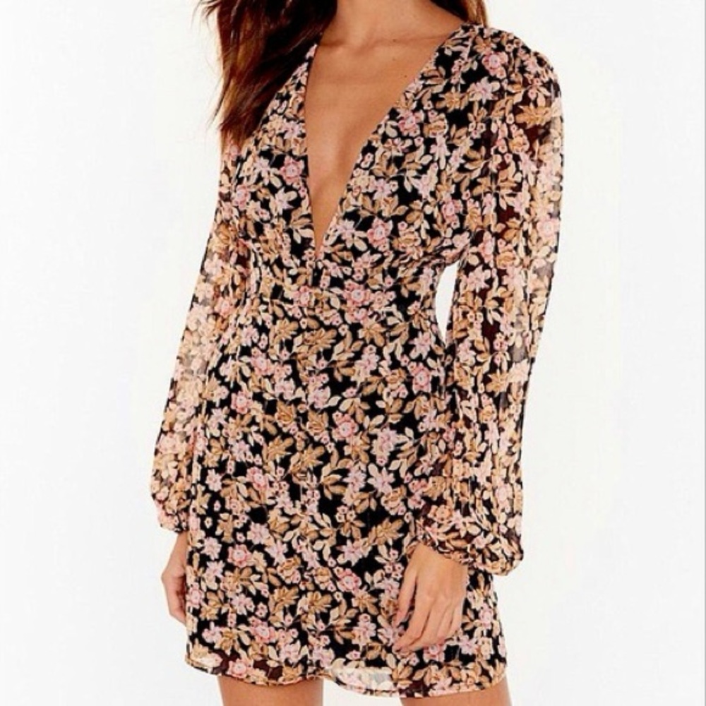 Nasty Gal Nothin Bud Love Mini Dress, size 6